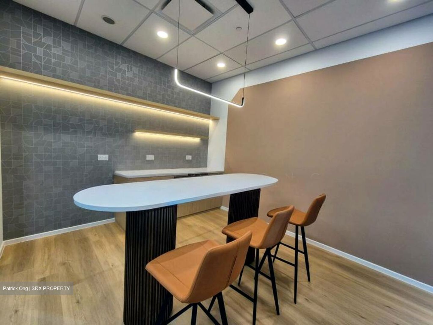 Oue Downtown (D1), Office #519729841